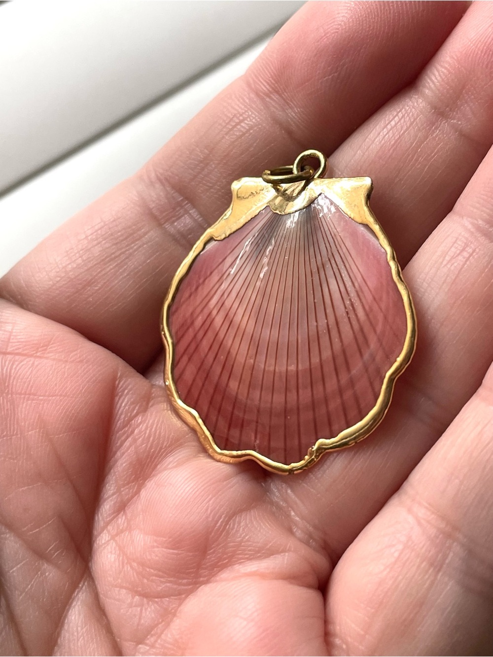 Vintage shell pendant w/ goldtone rim summer beach salt life - Picture 7 of 10